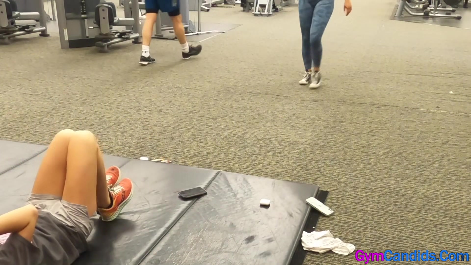 Big Booty teen 18+ in Tight Leggings