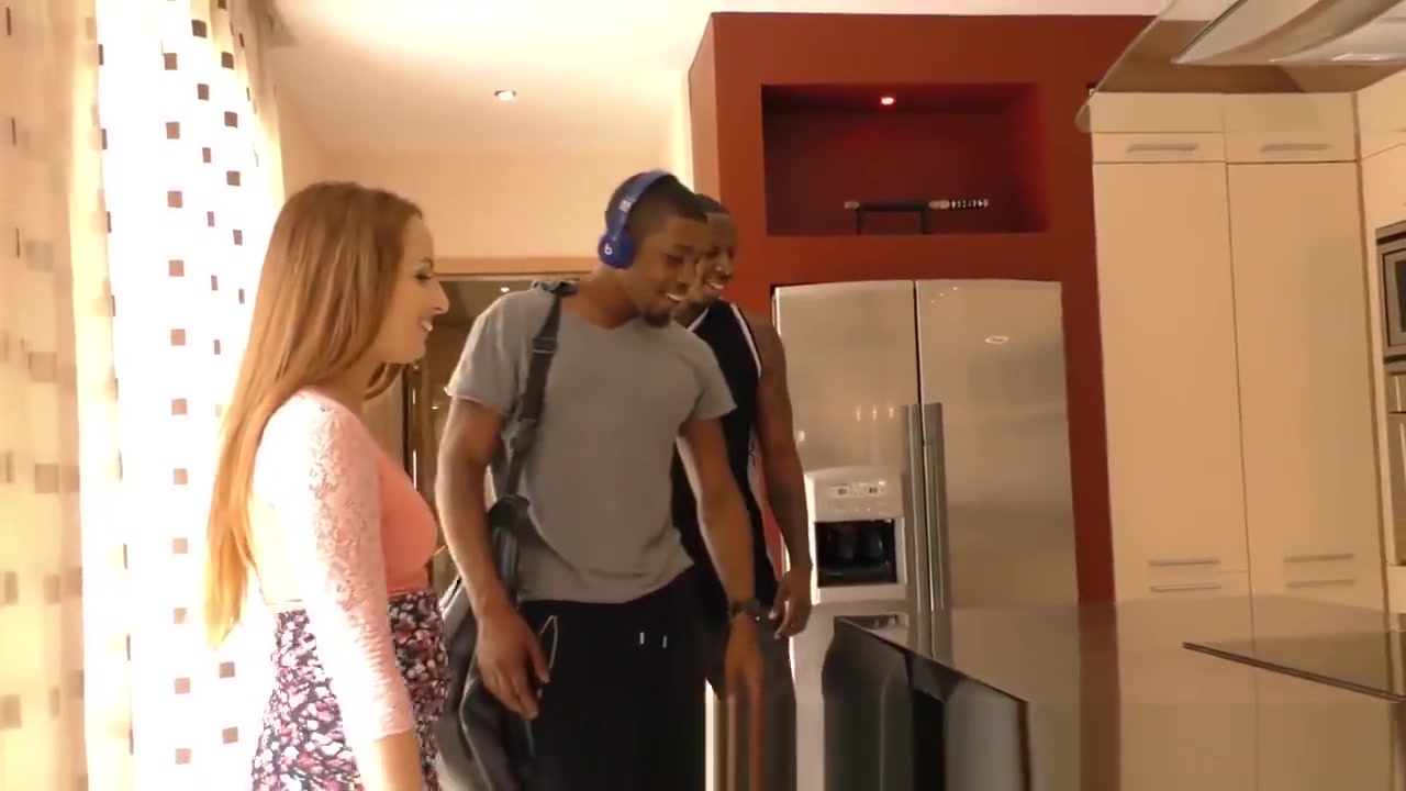 Blacked skank gets dped after sucking