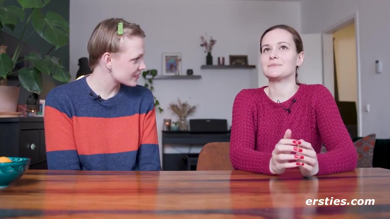 Pornoproduzentin Trifft Heibes Fan Girl