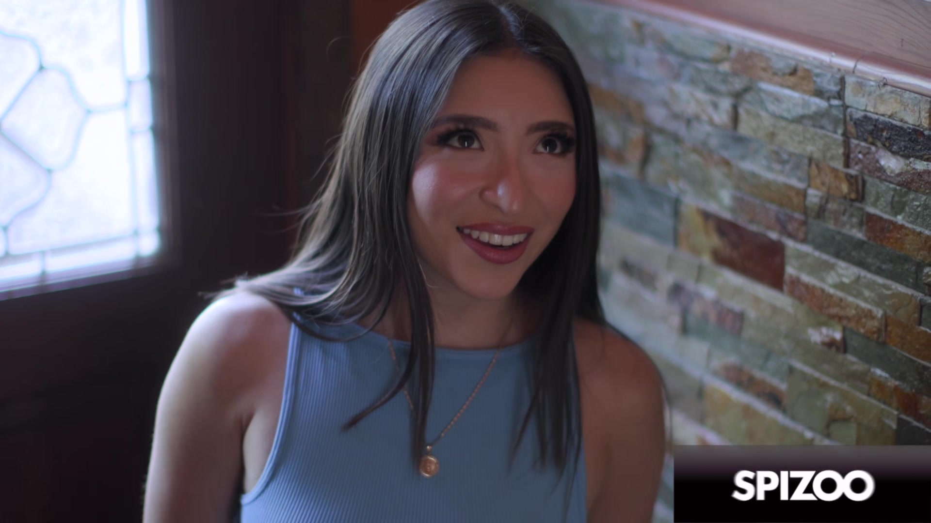 Amber Summer Seduces The Repairman For A Creamy Facial