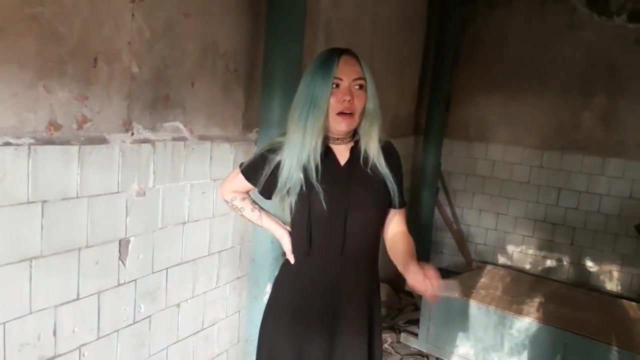 ⭐fucking A Girl In An Abandoned Building