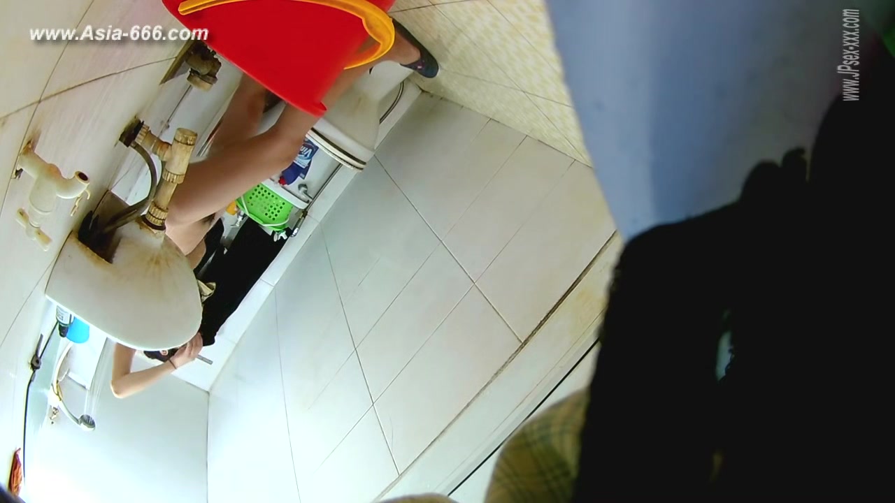 peeping chinese bath.67