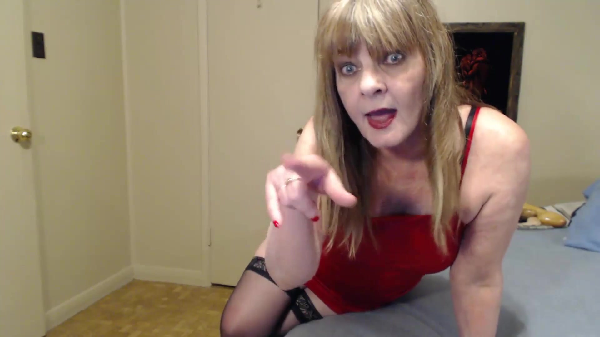 Mummy In A Red Dress - TacAmateurs