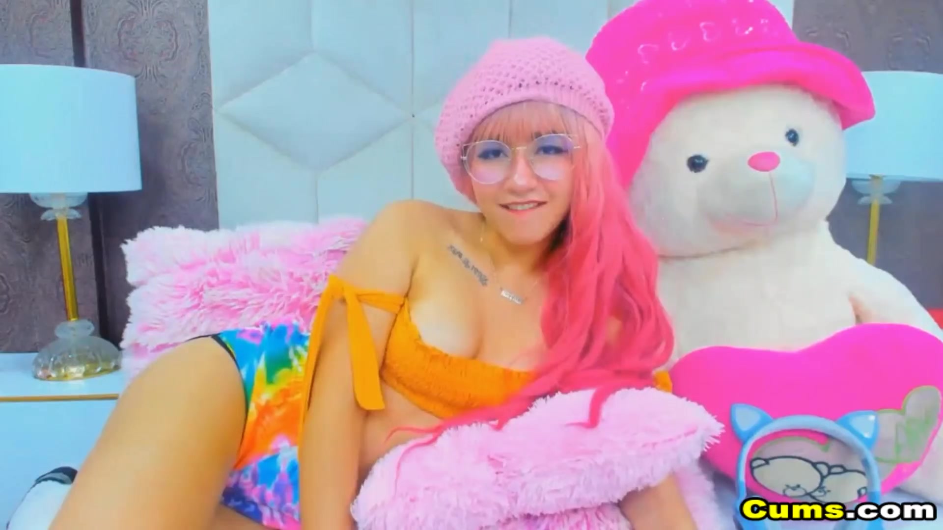 Cute Babe Sucking Her Big Toy