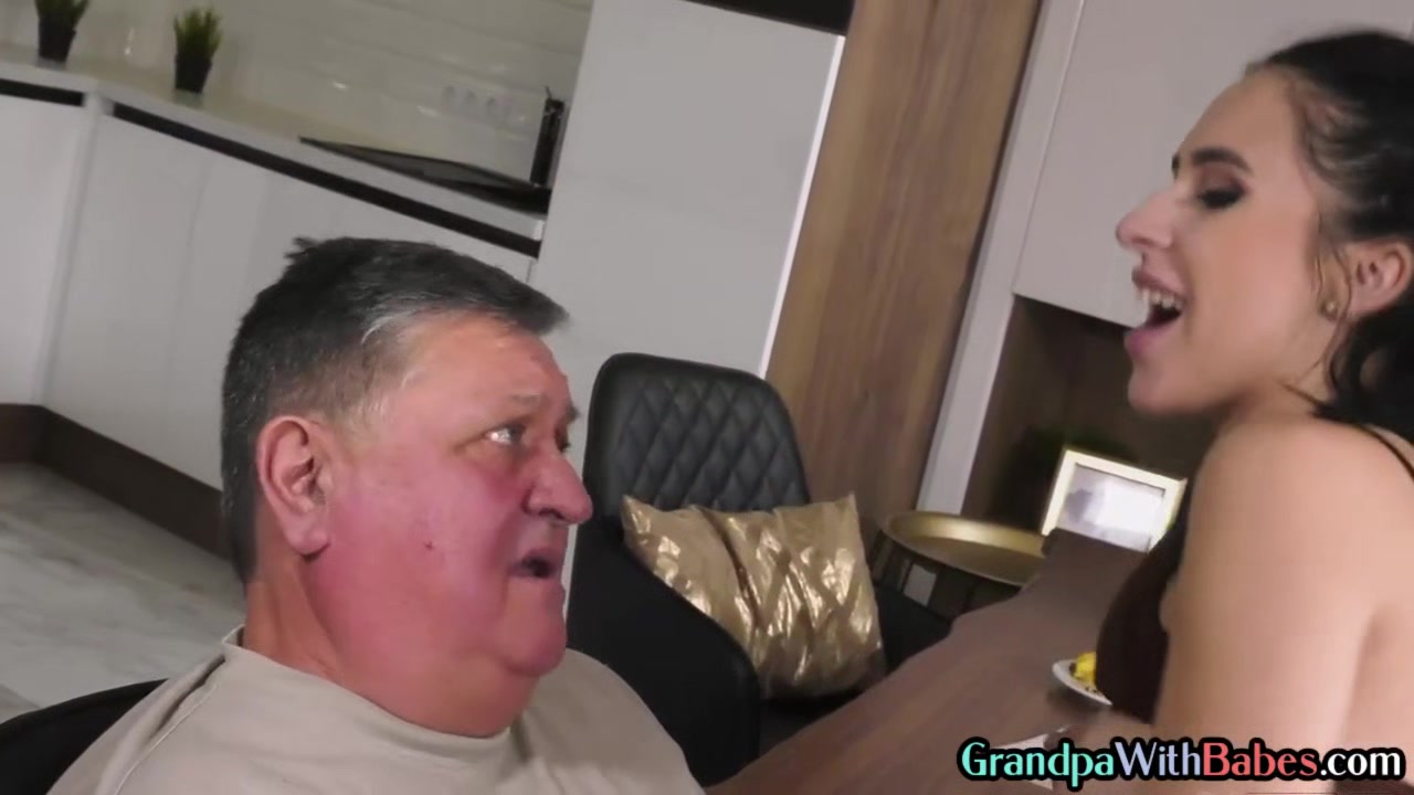 Grandpa repairman fucks 21yo tattooed slut in kitchen