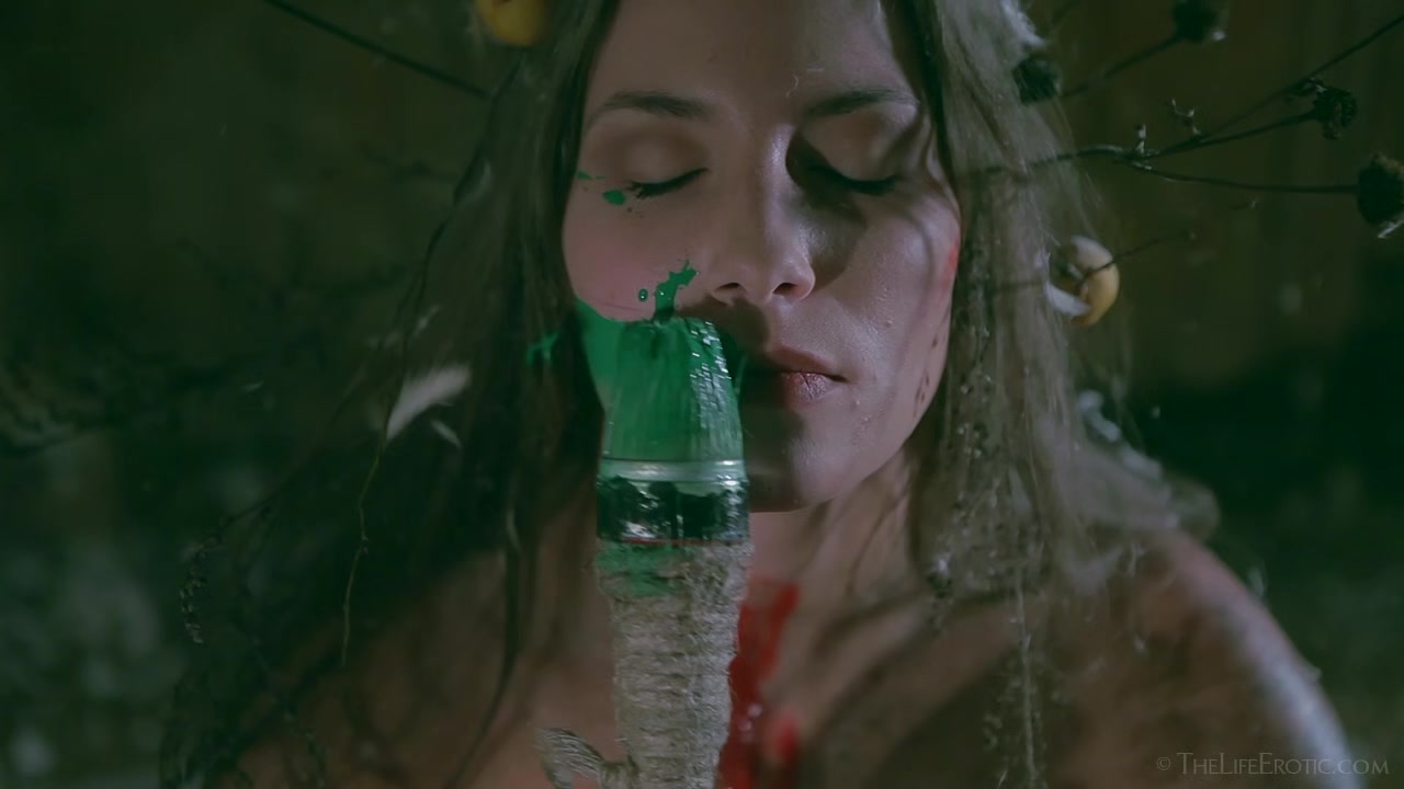Four Color 2 - Raeah - TheLifeErotic