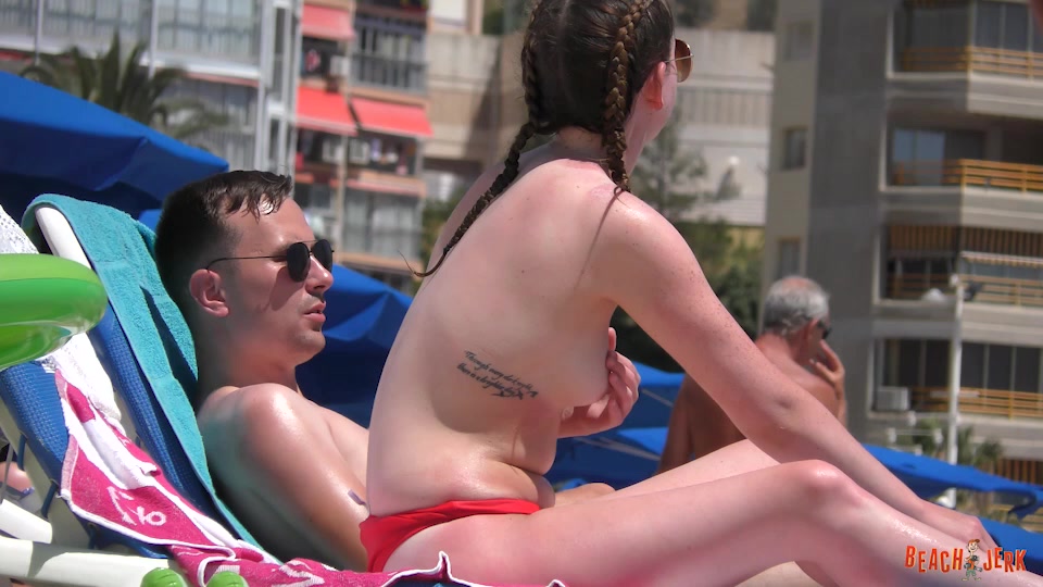 Boobs and sunbeds 20 - BeachJerk