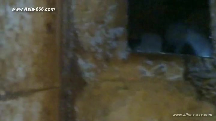 chinese girls go to toilet.72