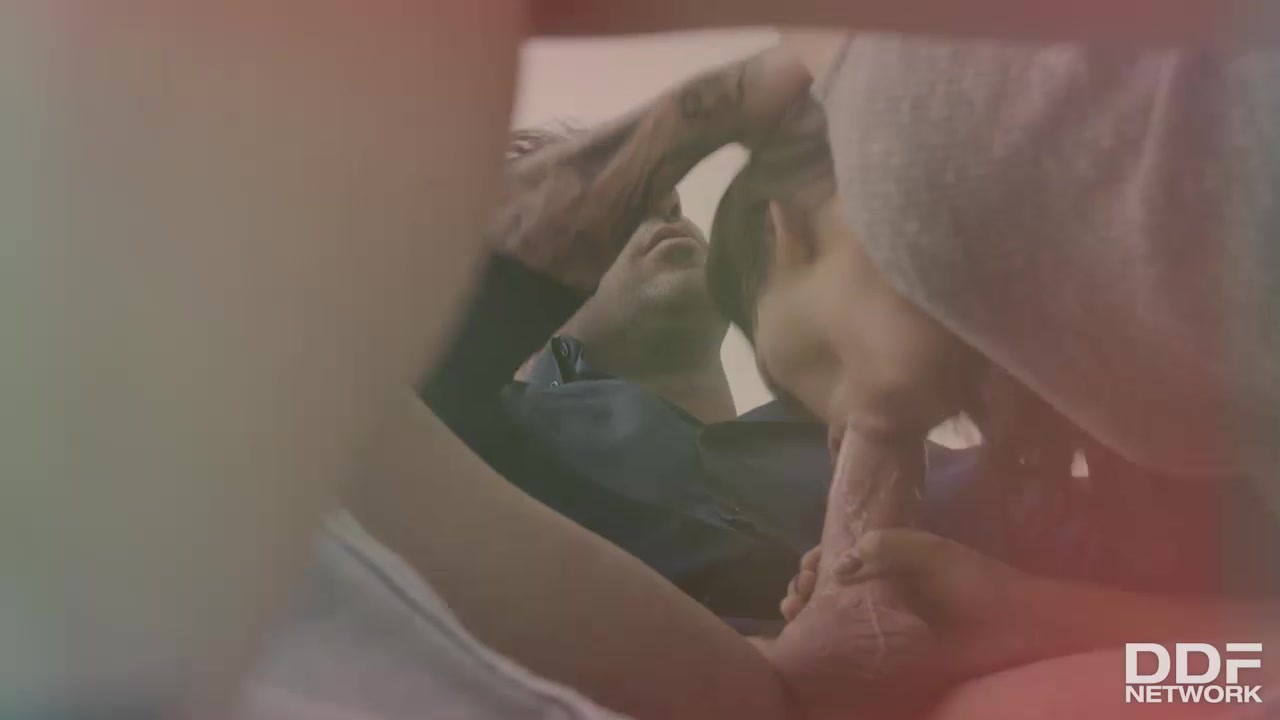 She Can't Wait To Get Laid - PornWorld