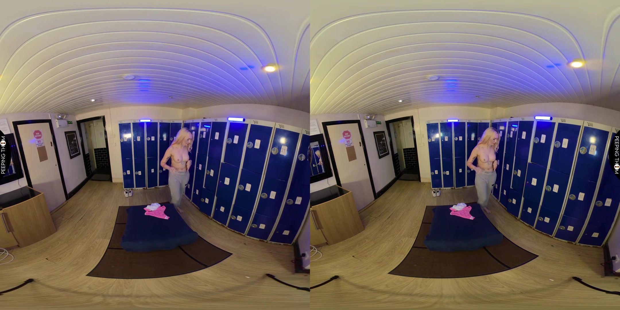 Gym Bunny - Peeping Thom - Vr Porn Video