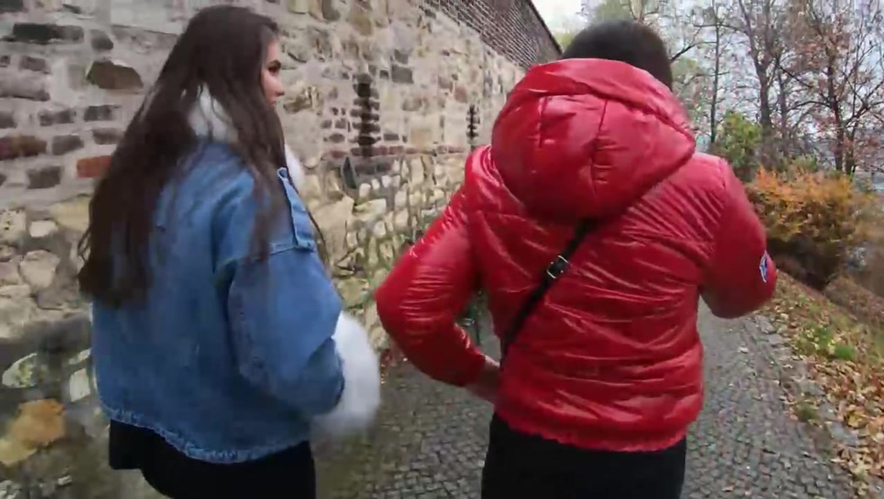 Grinch gets a taste of huge teen asses
