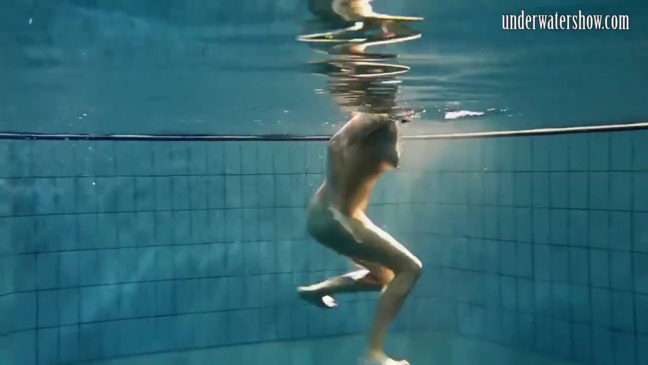 Hot Babe Swims In The Sea Like A Mermaid