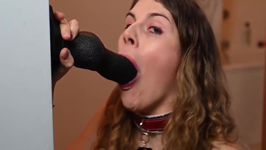 Zeta Paws Dildo Deepthroat 4 Min