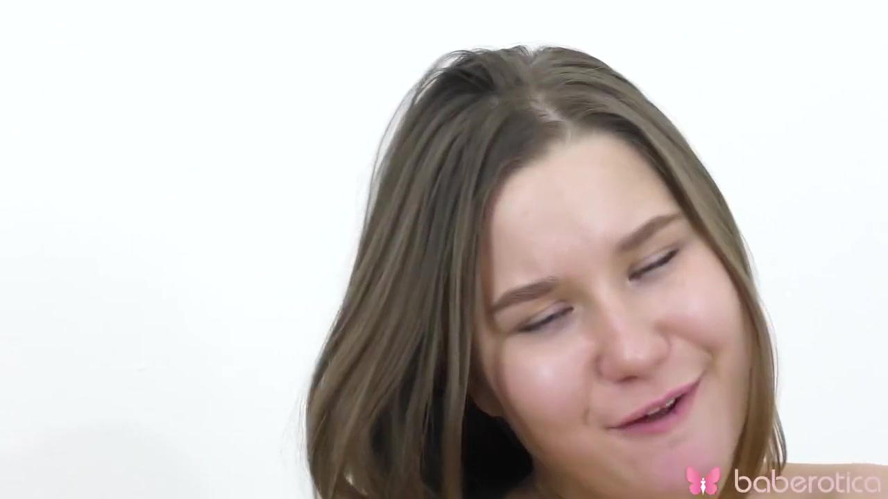 Amalia Davis In Solo Plump Girl Is Masturbating In 4k