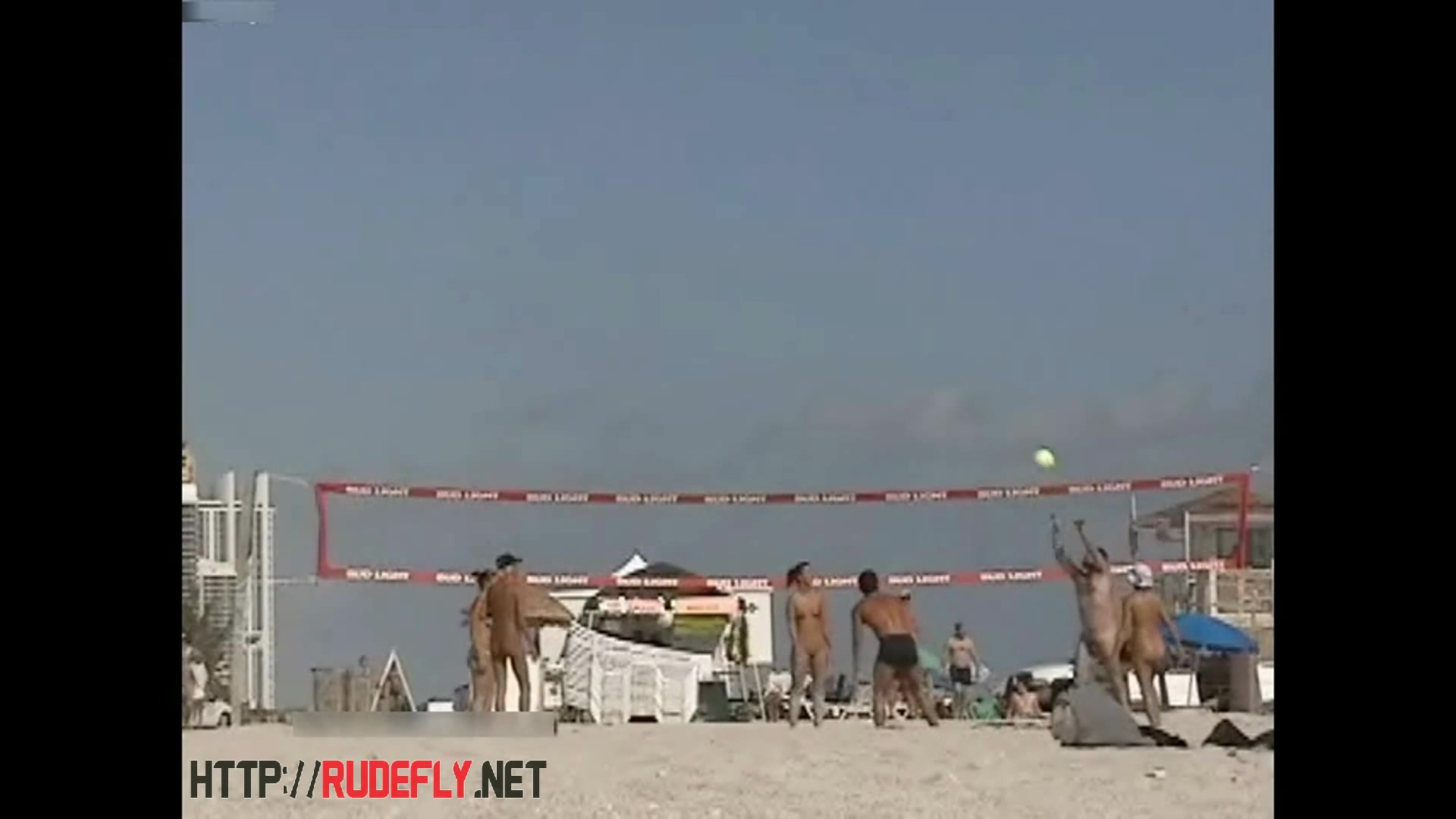Spy nude cams on the beach get a lot of naked chicks 2