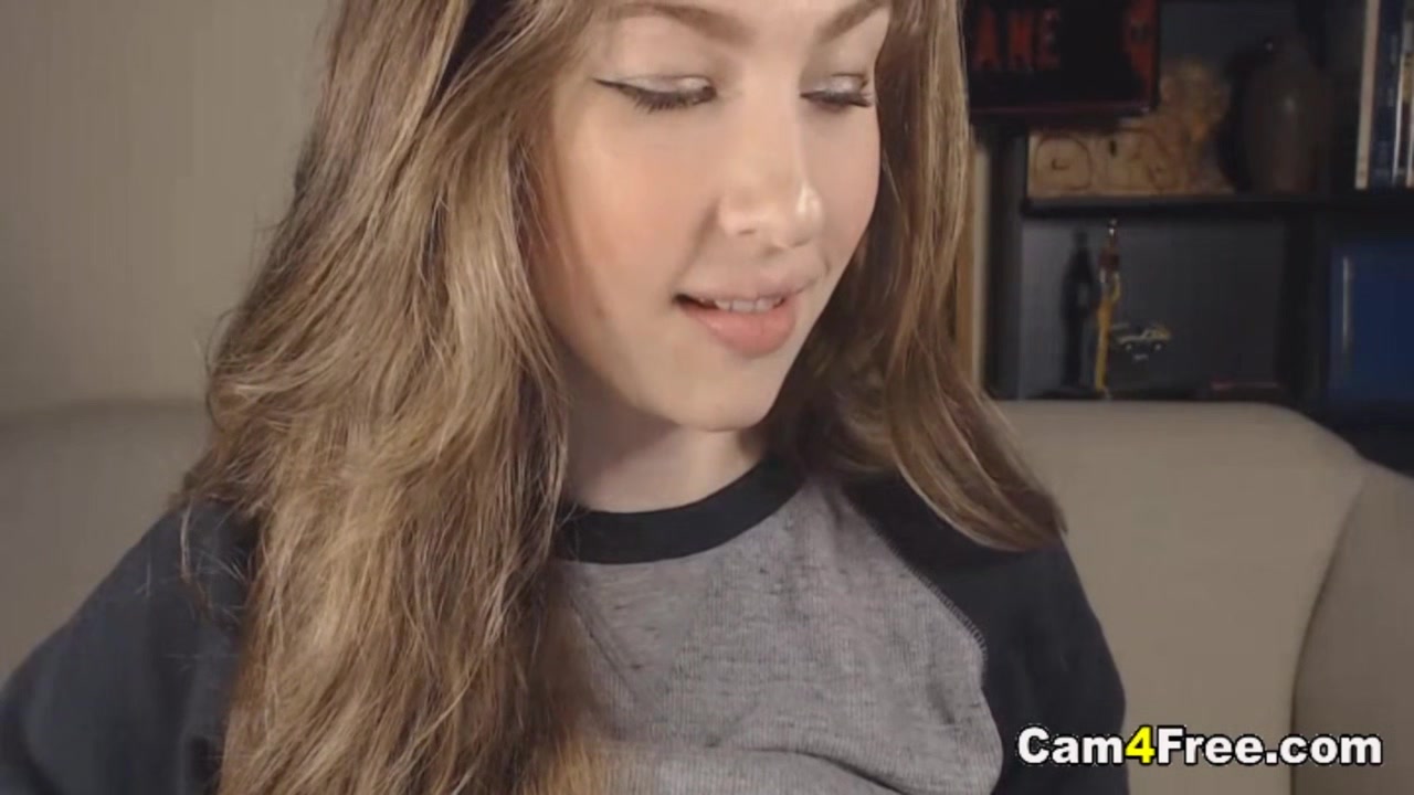 teen 18+ With Big Boobs Put Vibrator On Pussy