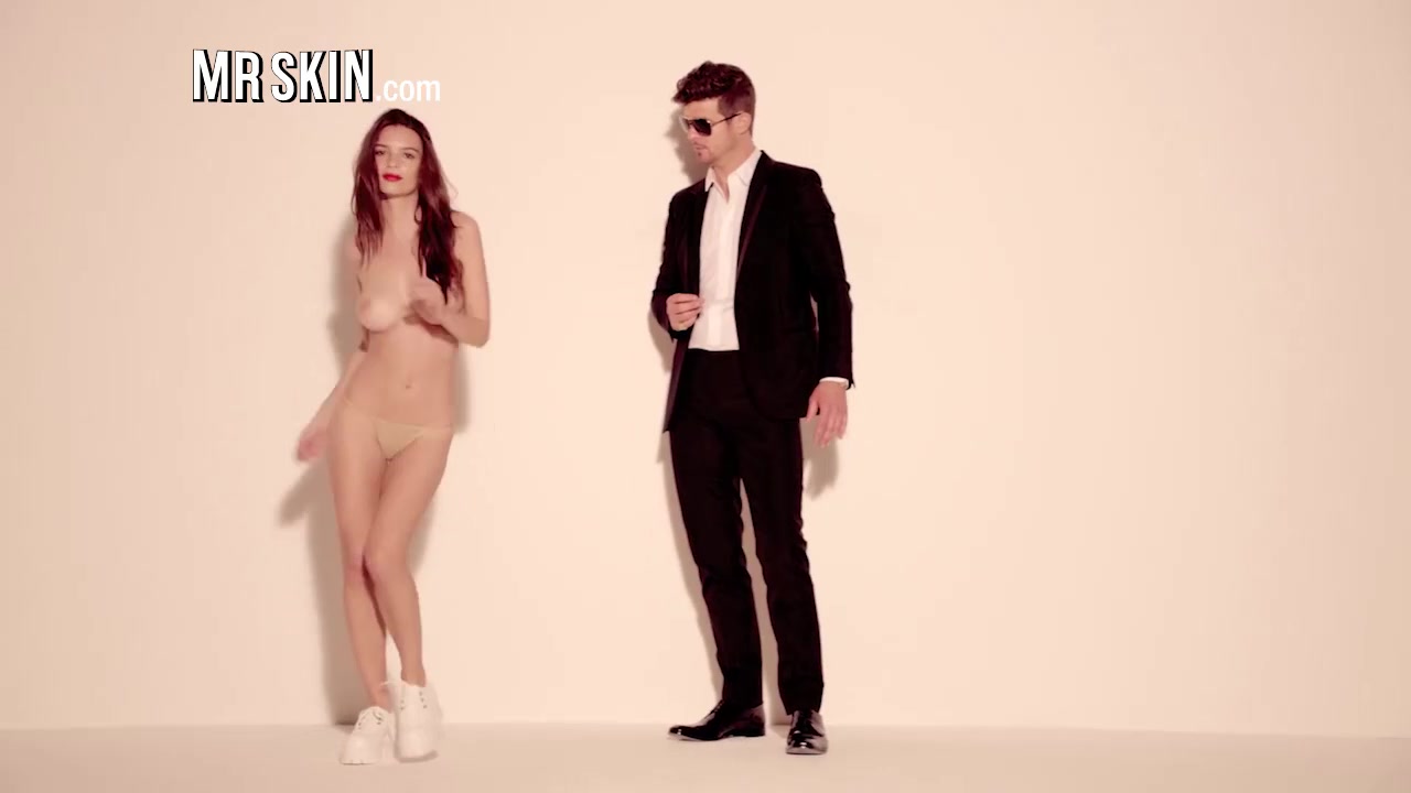 Become Breast 'Friends' with Emily Ratajkowski - Mr.Skin
