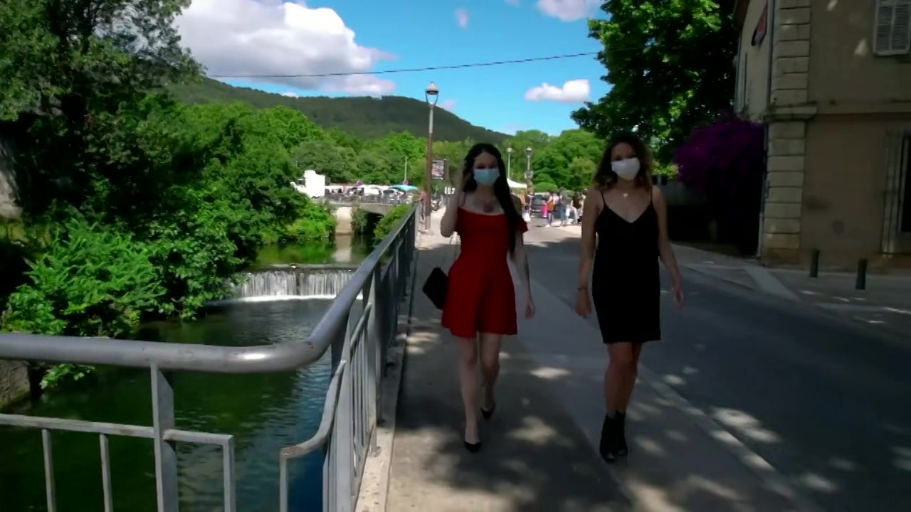 Anouk joins her friend Joyce in a crazy threesome! - Jacquie et Michel TV