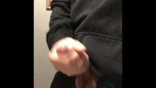 Quick cumshot by college teen
