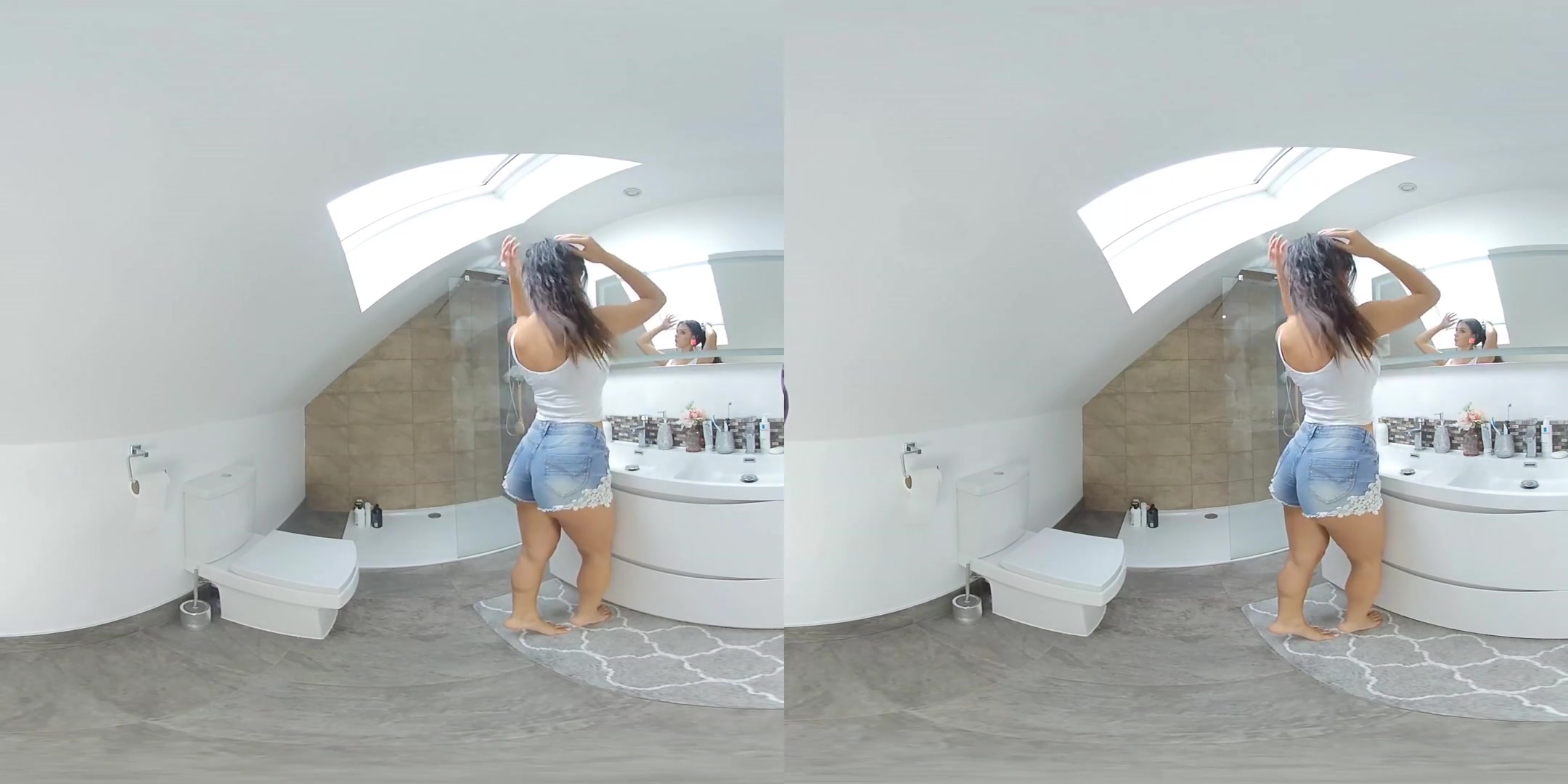 Roxy M, Bedroom Tease - SexLikeReal