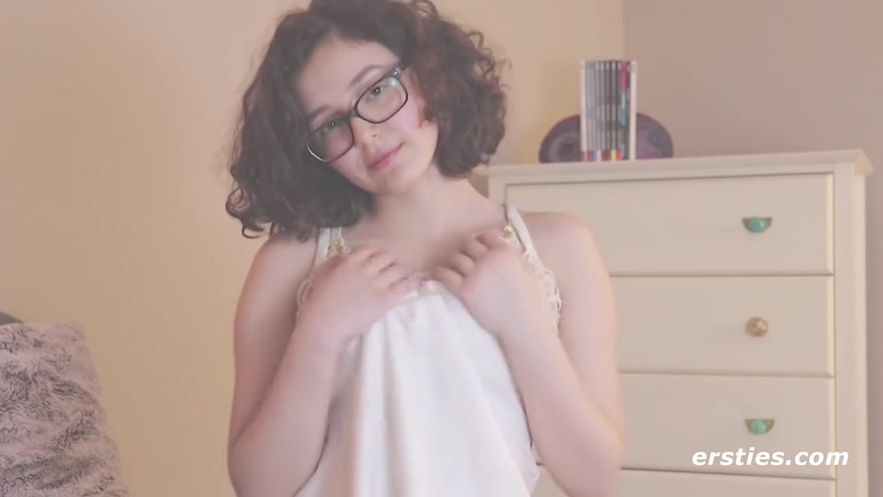 Cute Brunette From Us Rubs Her Pussy For The Came