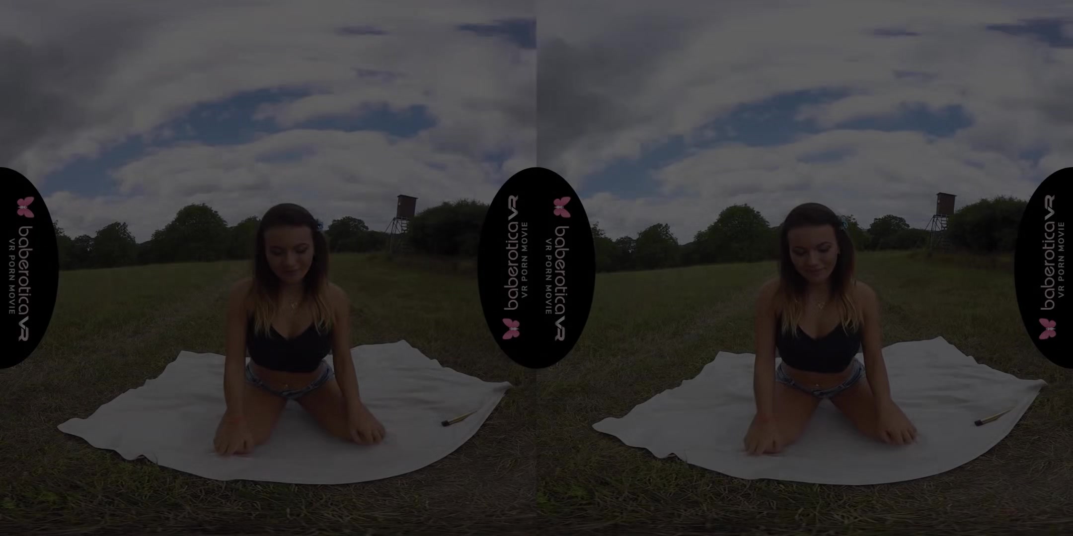 Vanessa Decker Enjoys Outdoor Fun With The New Toy - Sexy Pornstar Outdoor Solo