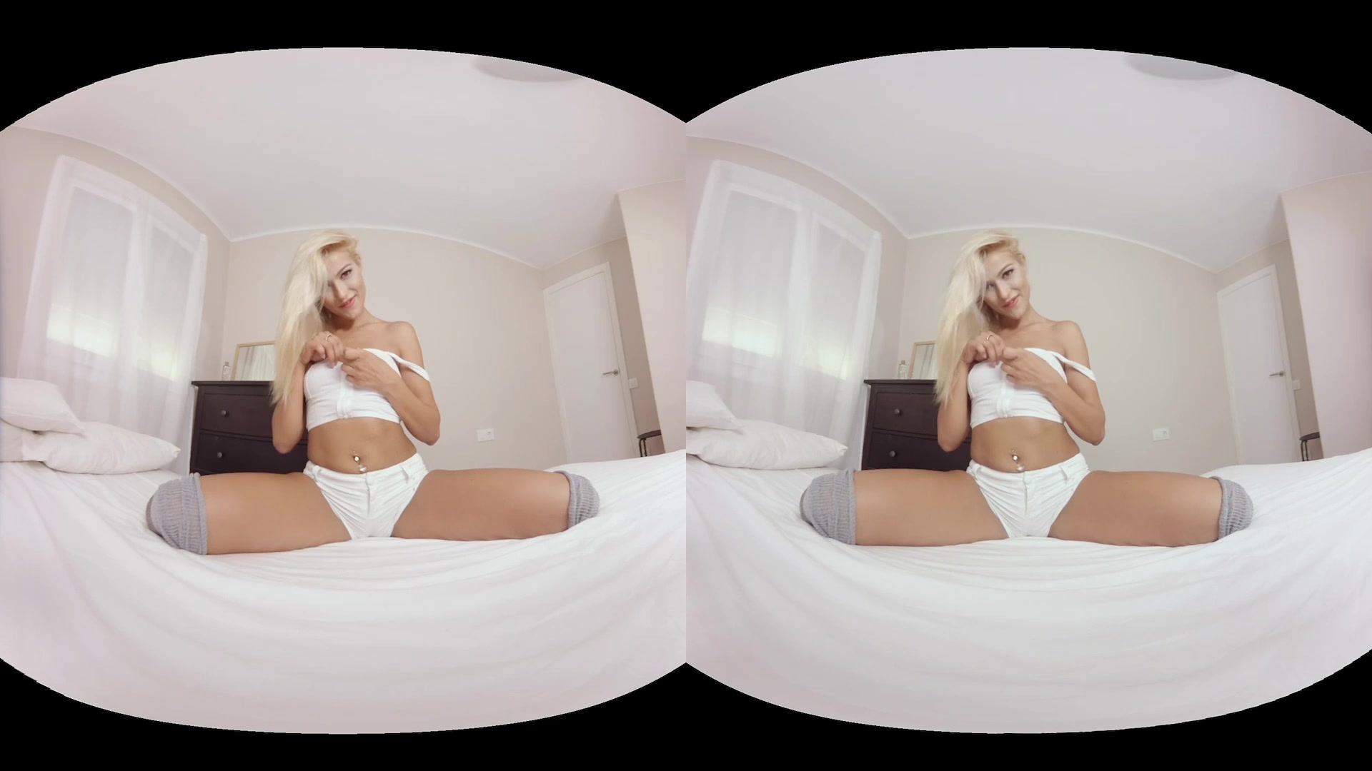 Cherry Kiss in Cherry Kiss's secrets - VirtualRealPorn