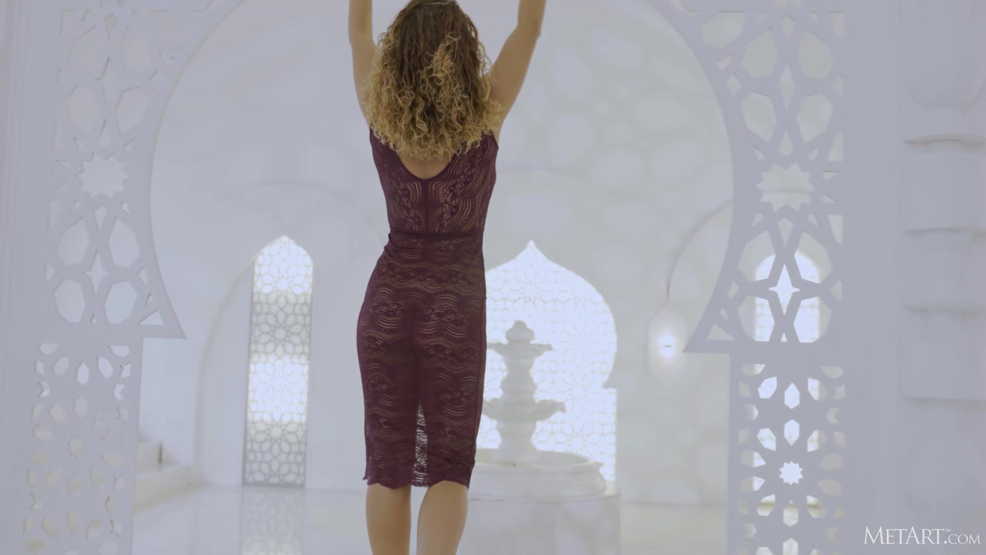 Arabesque - Alice Kelly