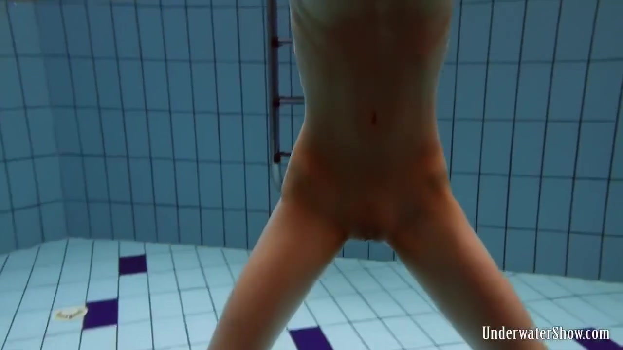 Watch Them Hottest Babes Underwater Super Sexy