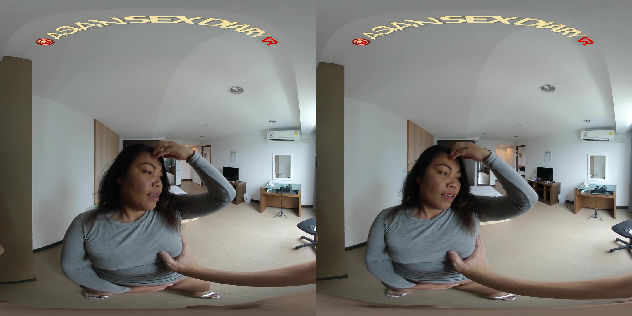 Meeting Thai MILF in Bangkok Mall - AsiansexdiaryVR