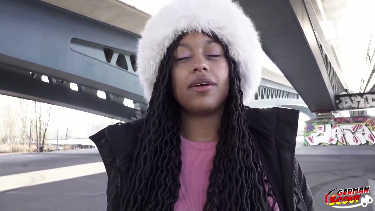 Vicky Black And Vicky Menage - No Condom Anal Sex At Pick Up Casting For Black Girl