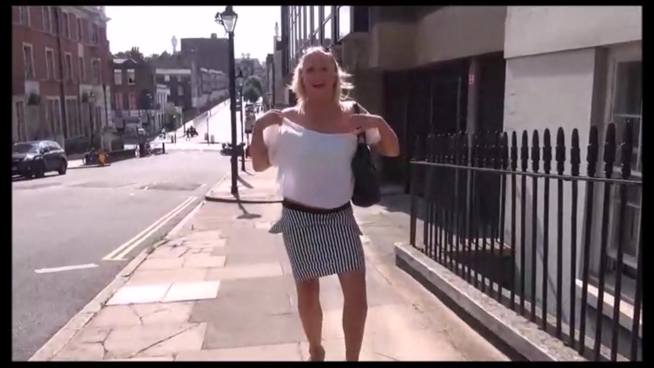 Mature wifes public adventures and outdoor masturbation of flashing old amateur babe