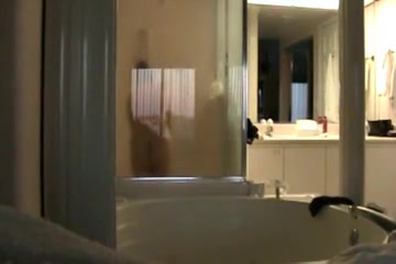 Harinders hawt shower