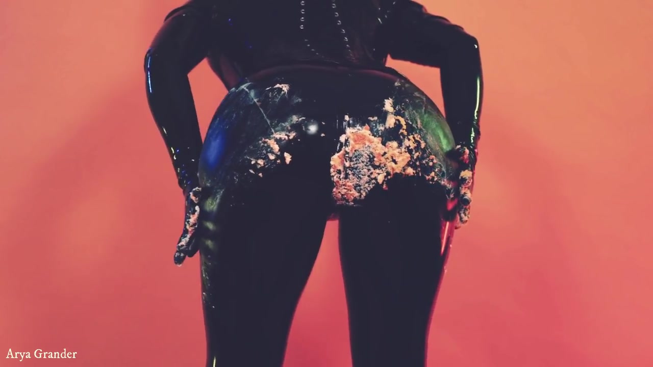 Hot Blonde Latex Kinky Milf