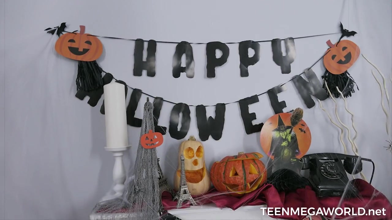 Go deep down my Halloween hole!