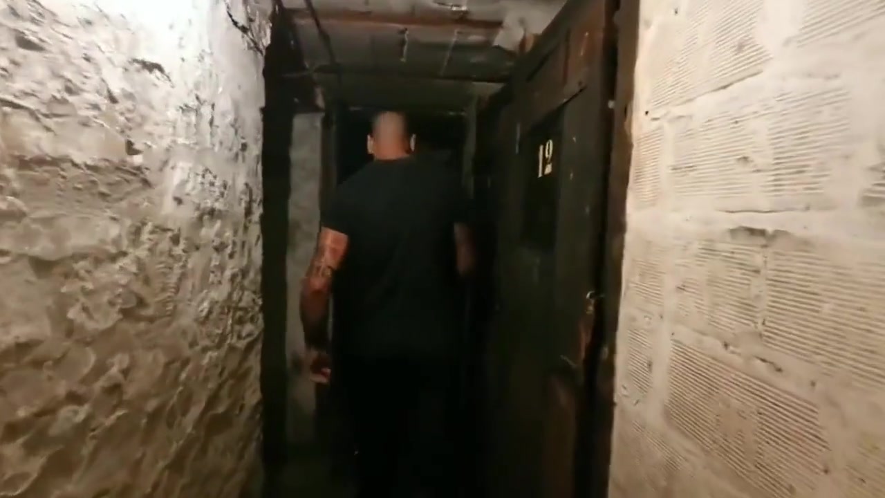 Horny Papi In Basement