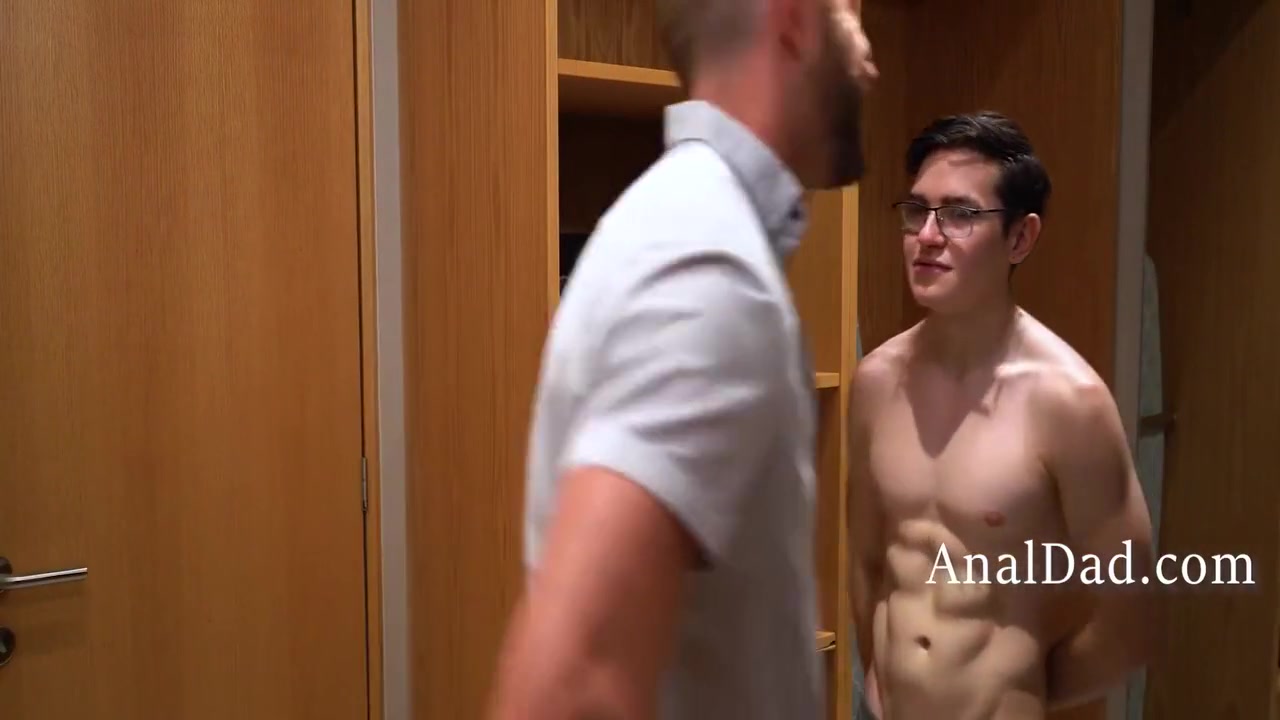 Johnny Ford And Alex Gonzalez - Horny Secret Involving Stepdad 8 Min