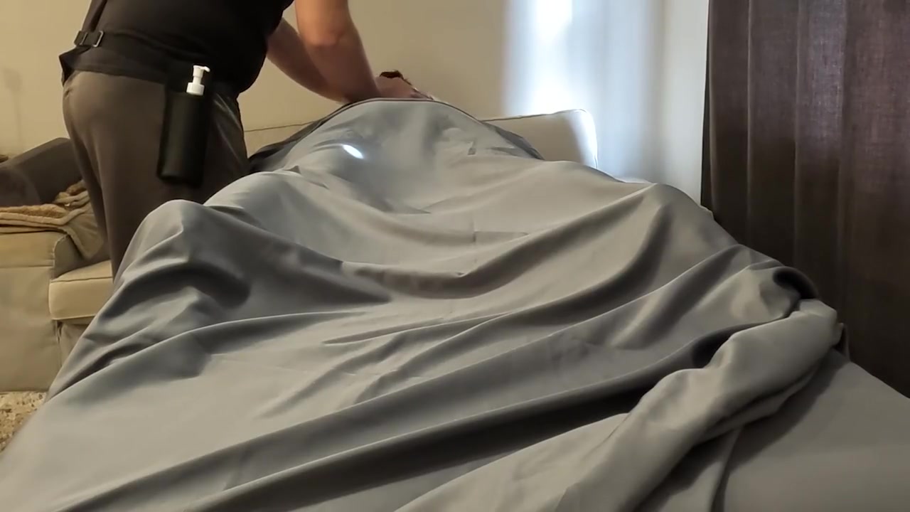 Sexy Round Booty Milf Gets Sensual Massage And Fuck For Birthday Present
