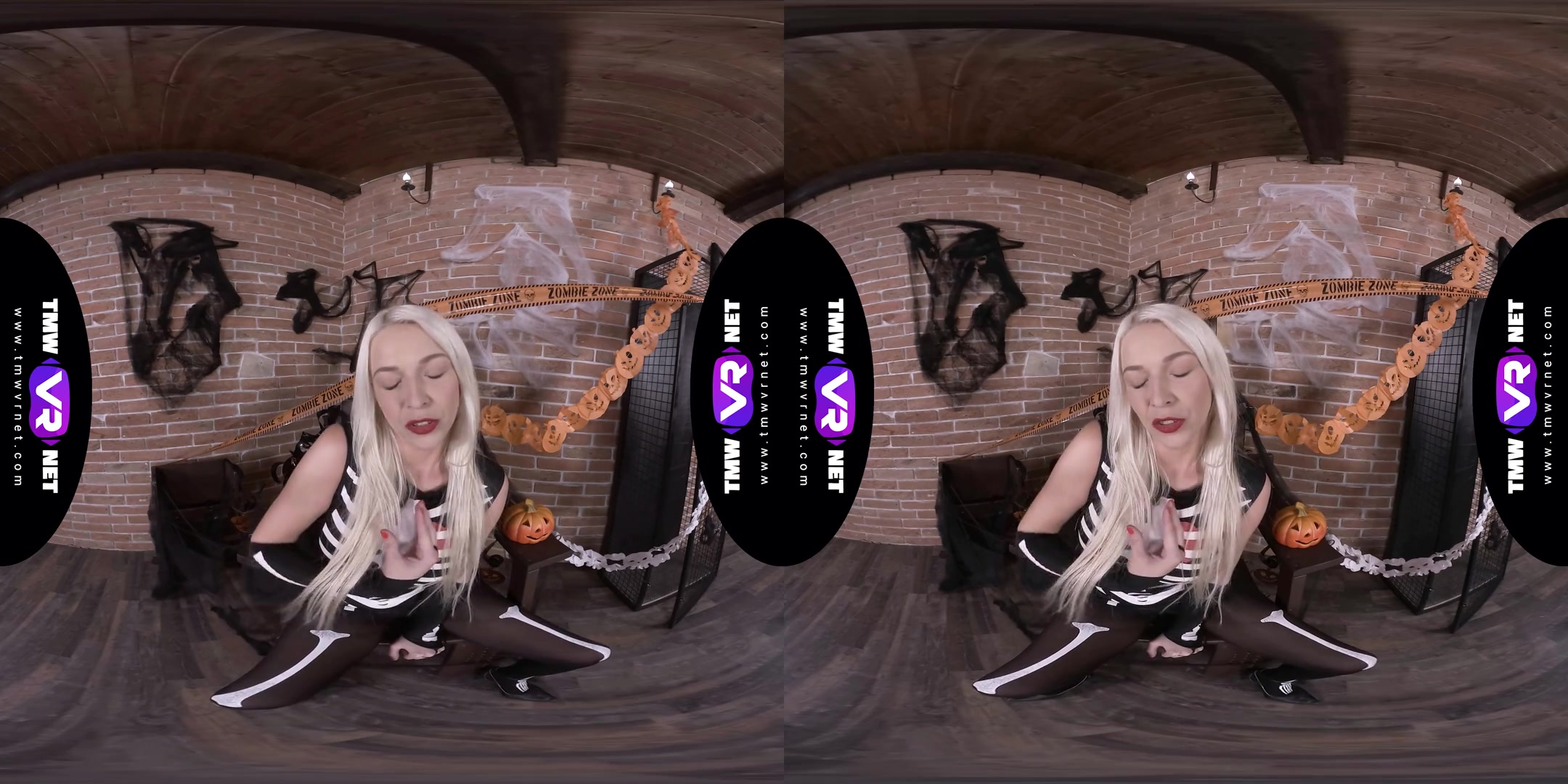 Karol Lilien in Spooky Night Preparation - TmwVRNet