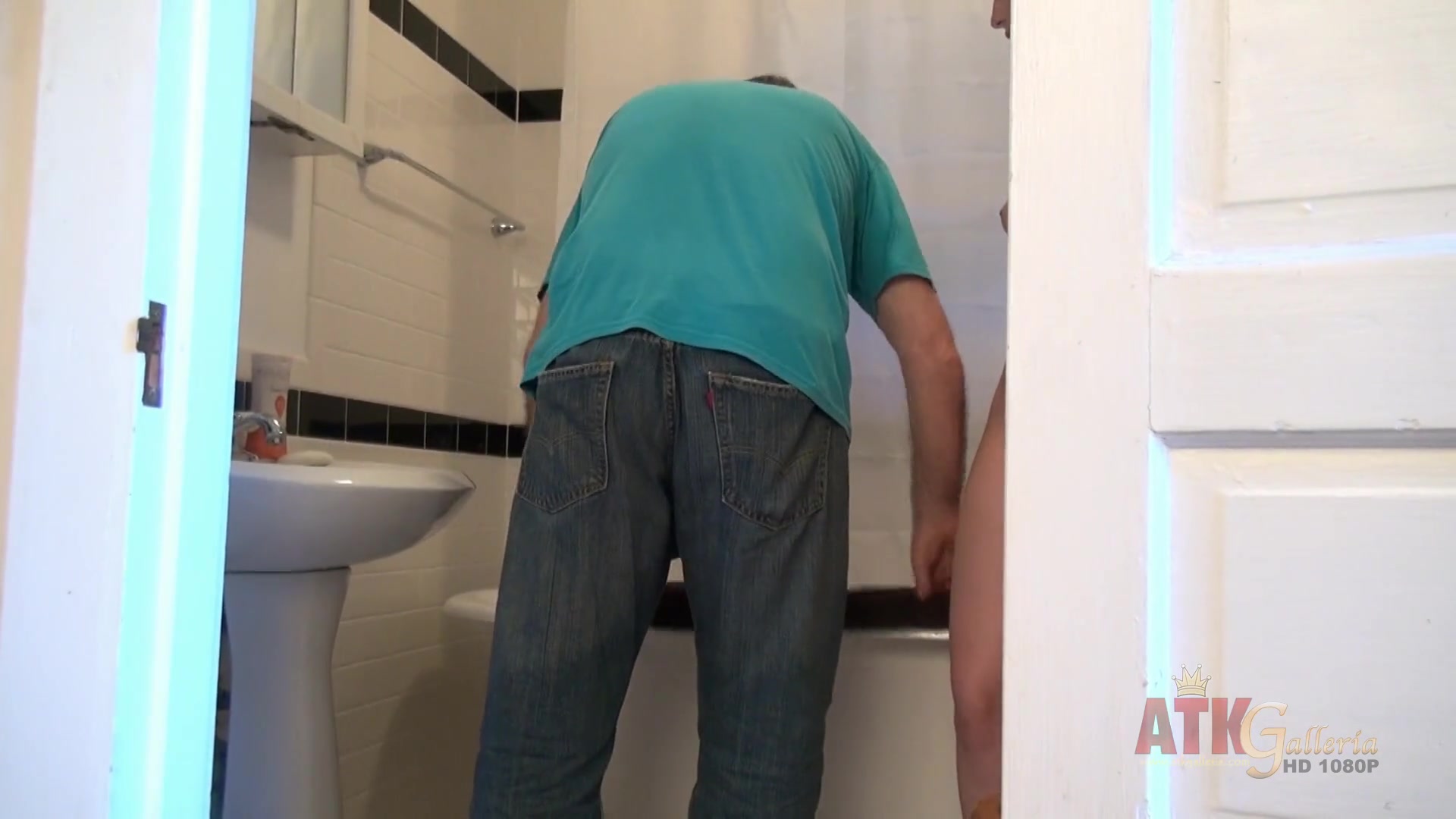 Bryn Blayne posing and pissing
