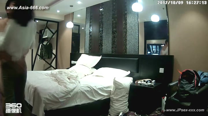 Hackers use the camera to remote monitoring of a lover's home life.382