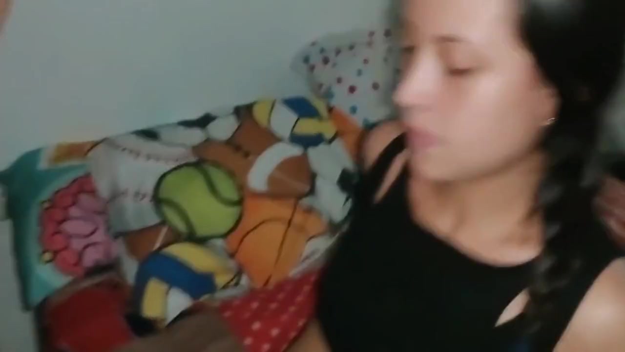 Miren Que Rica Mamada Me Da De Mi Hermanastra, No Sabia Que Tenia Garganta Tan Profunda - Porno En Espanol 5 Min