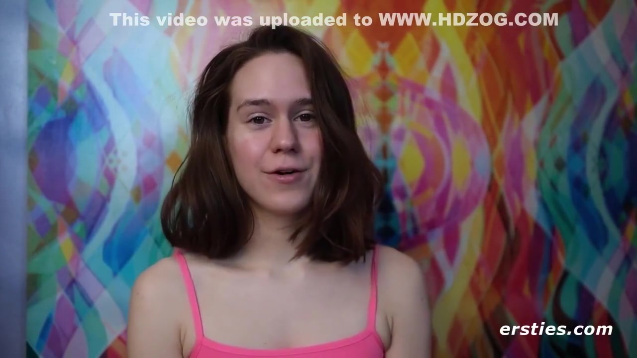 Sexy Babe Masturbates By A Mirror