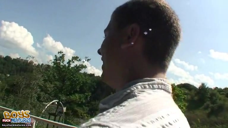 Tourist talked into hot stuff