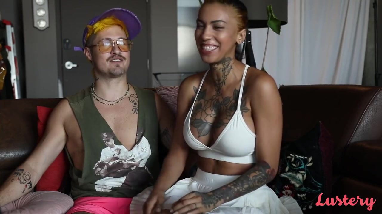 Tattooed Indie Chick Sucks & Rides Hard