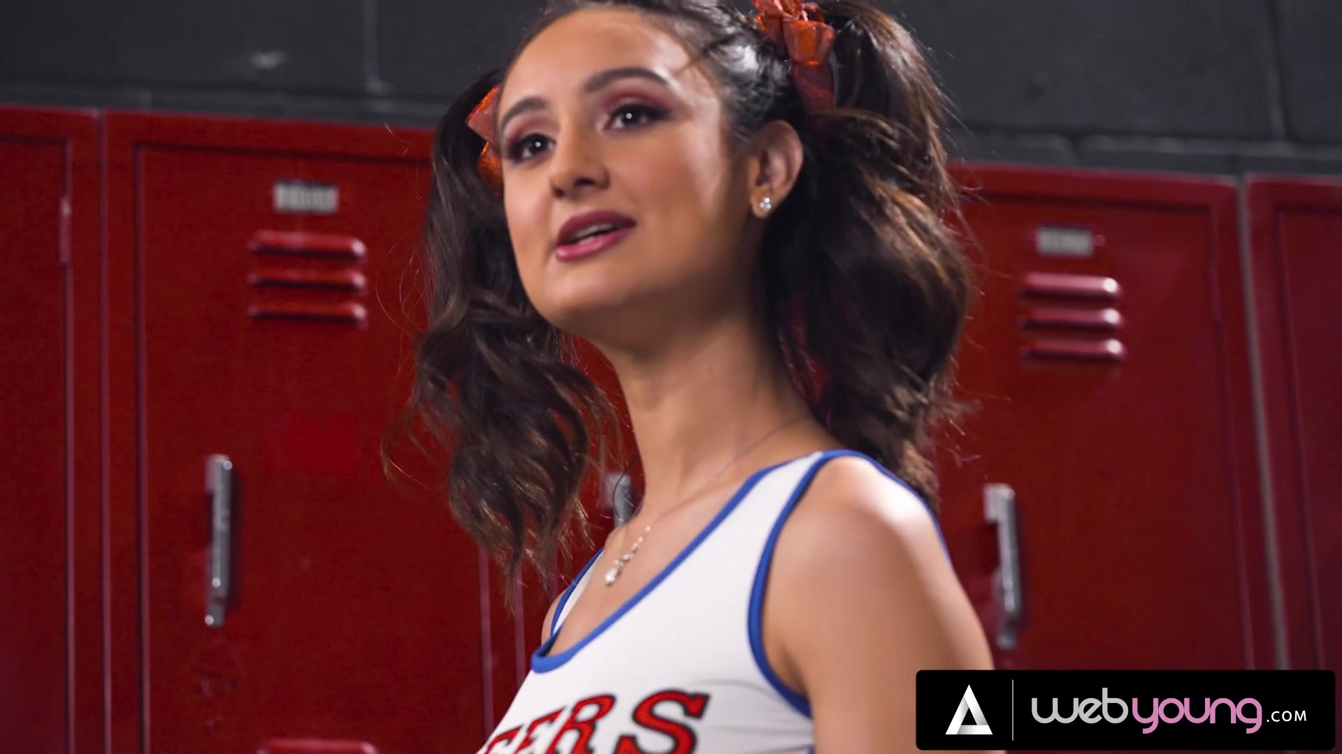 Hot Cheerleader Coco Lovelock Keeps Squirting To Show Her Dominance To Eliza Ibarra As Team Captain