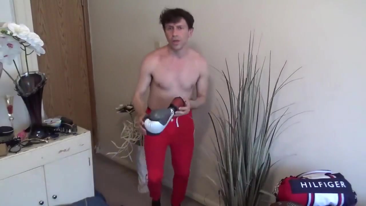 Gigolo Maolo The Boxer Stripped Naked Champion!
