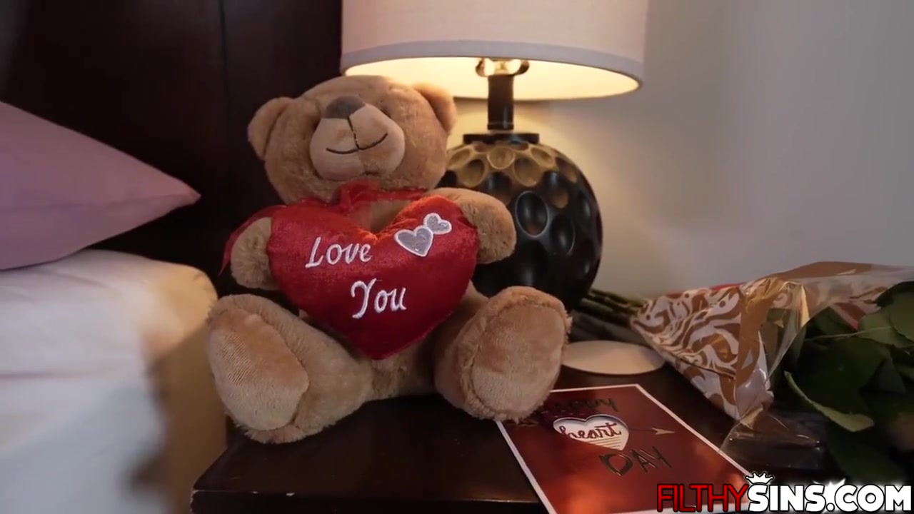 My Busty Stepmom Has A Valentine Gift With Armani Black And Filthy Kings