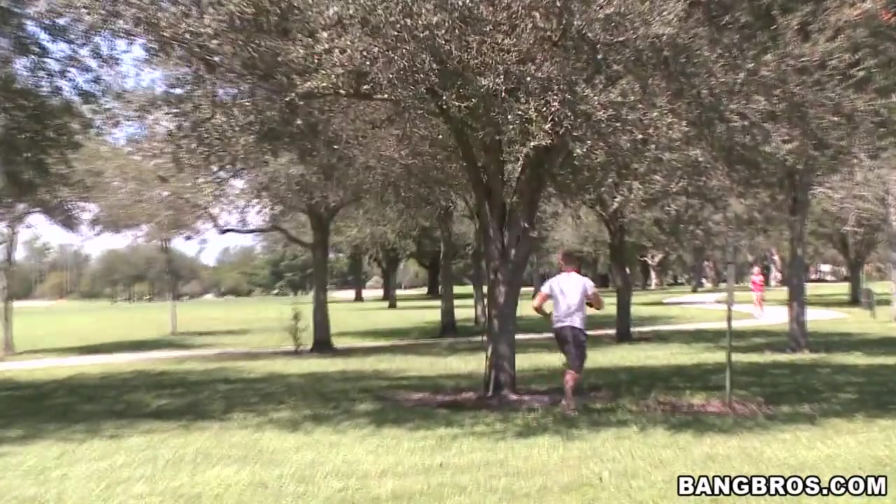 Cute amateur blonde Anamarie gets pulled over in the park