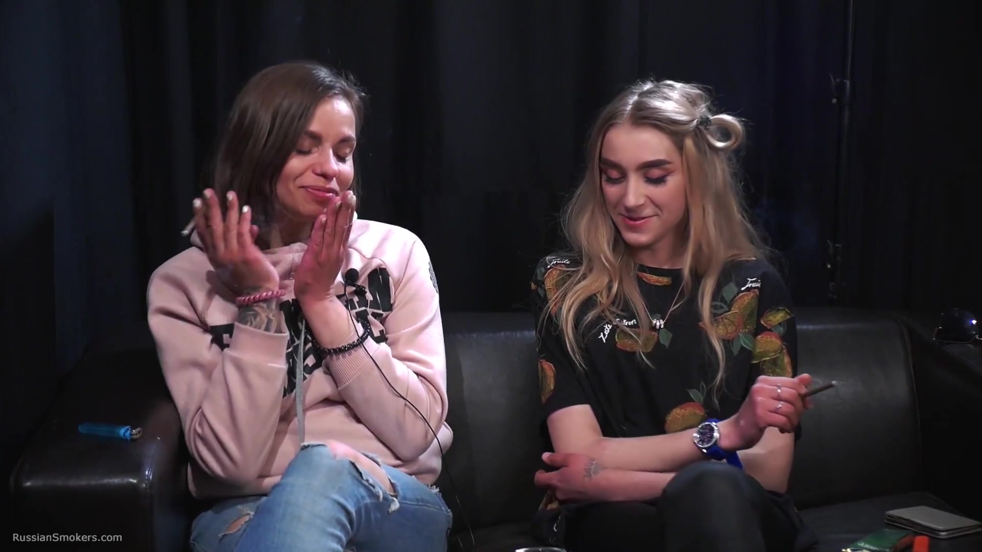 Two Friends Step mommies Are Smoking, Talking And Kissing For The First Time